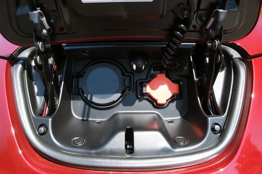 Nissan Leaf 2013 года  (фото 10 из 63)